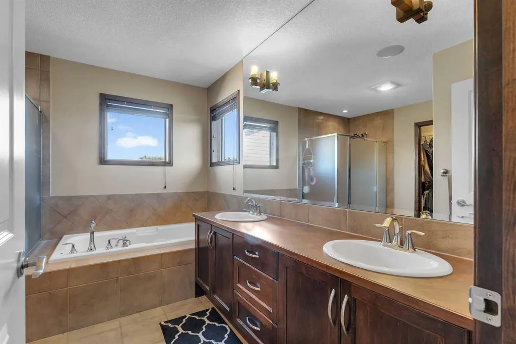 126 Tuscany Summit Heath NW