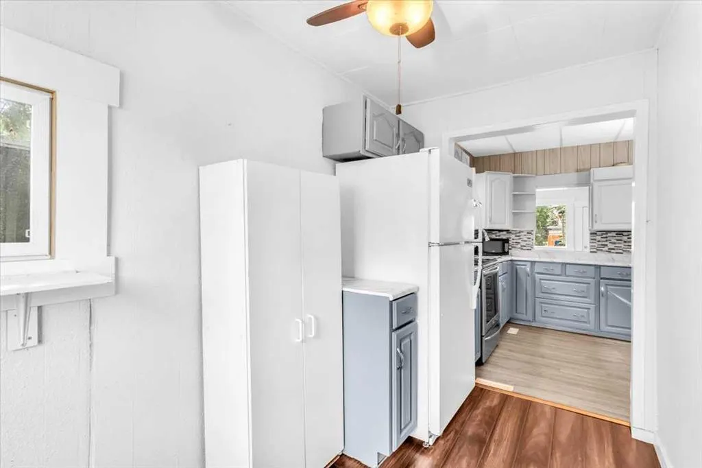 113 2nd Avenue E