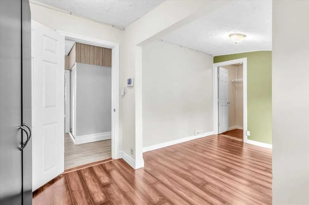 113 2nd Avenue E
