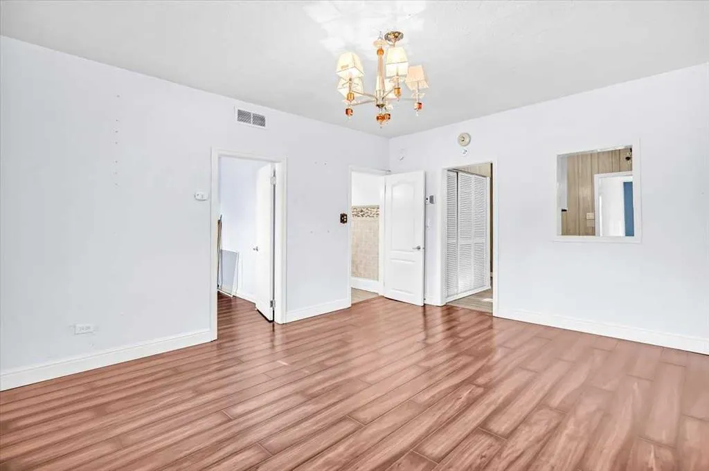 113 2nd Avenue E