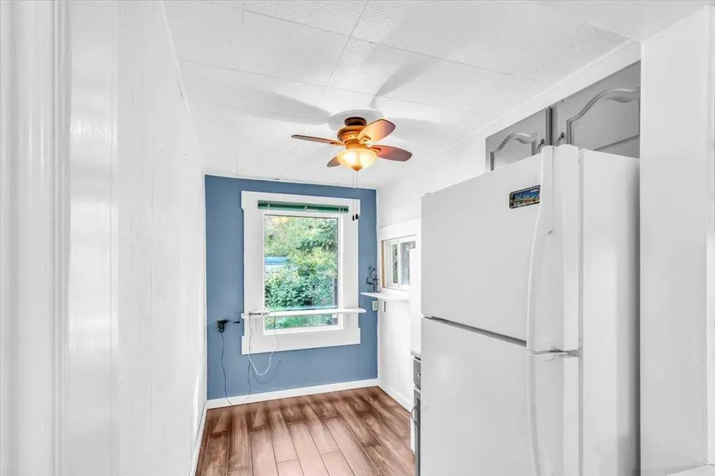 113 2nd Avenue E