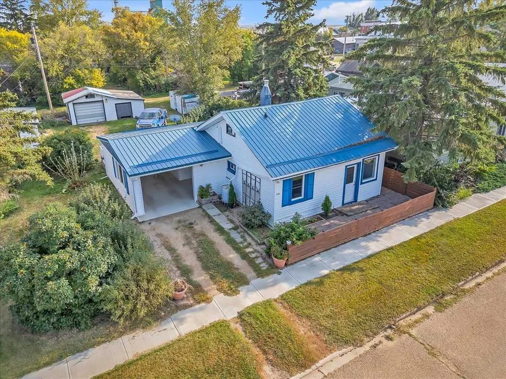 113 2nd Avenue E