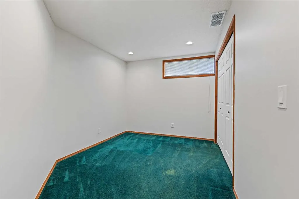109 Macewan Park View NW