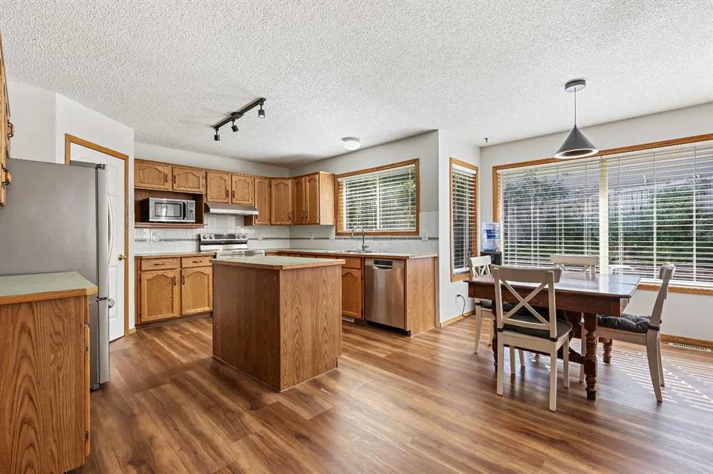 109 Macewan Park View NW