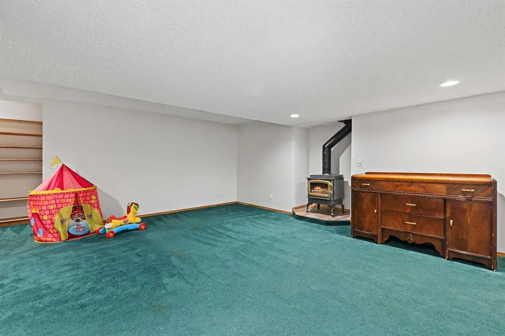109 Macewan Park View NW
