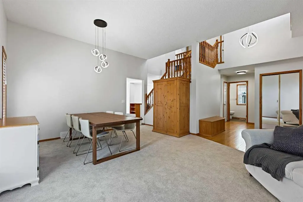 109 Macewan Park View NW