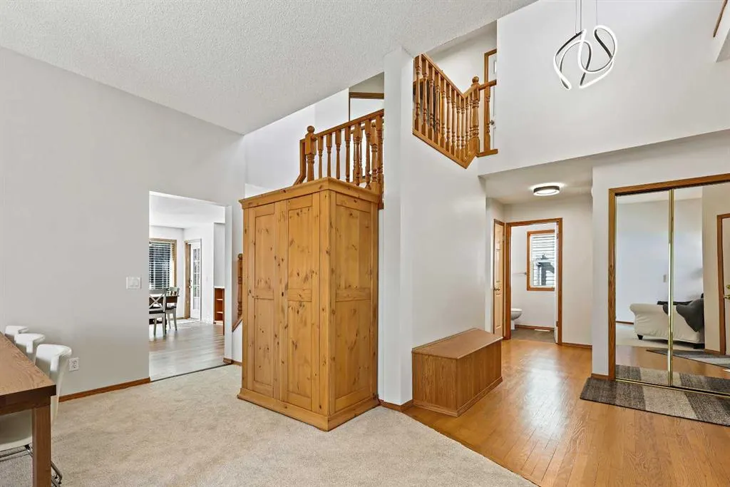 109 Macewan Park View NW