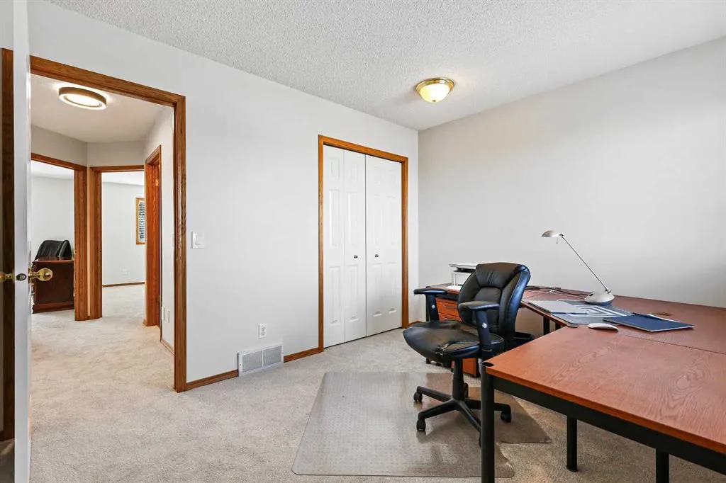 109 Macewan Park View NW