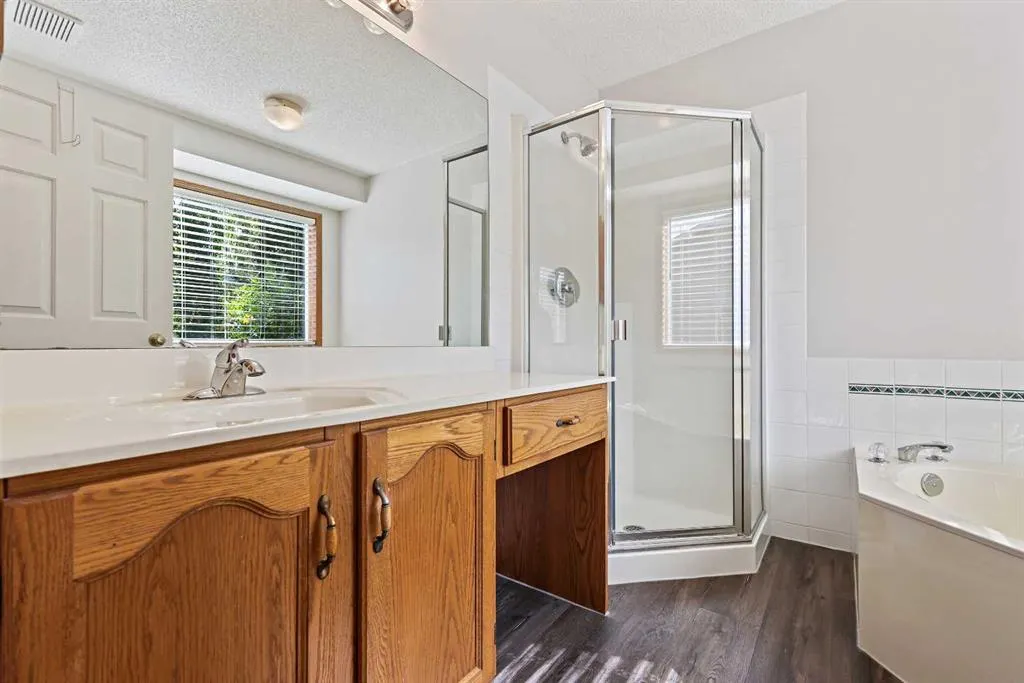 109 Macewan Park View NW