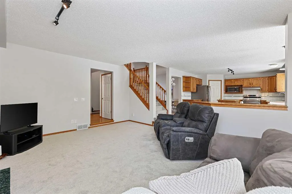 109 Macewan Park View NW