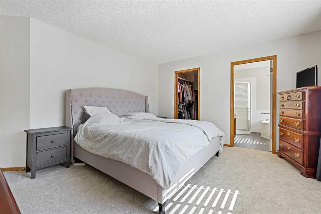 109 Macewan Park View NW