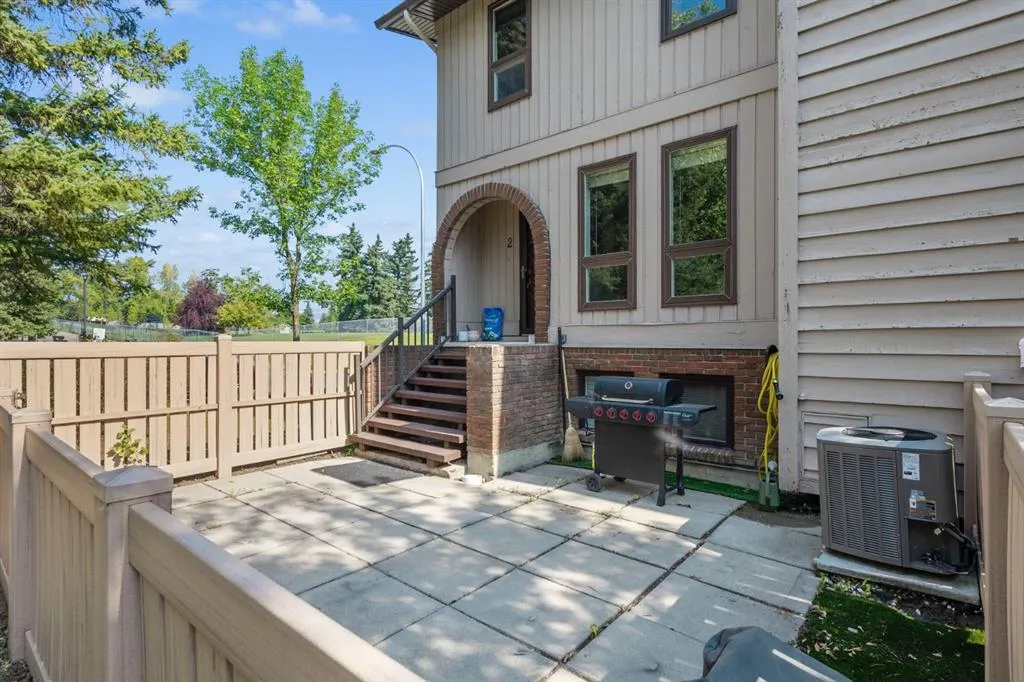 2 Canterbury Gardens SW