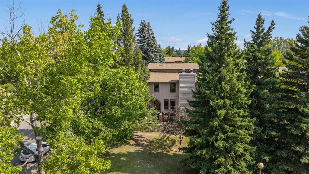 2 Canterbury Gardens SW