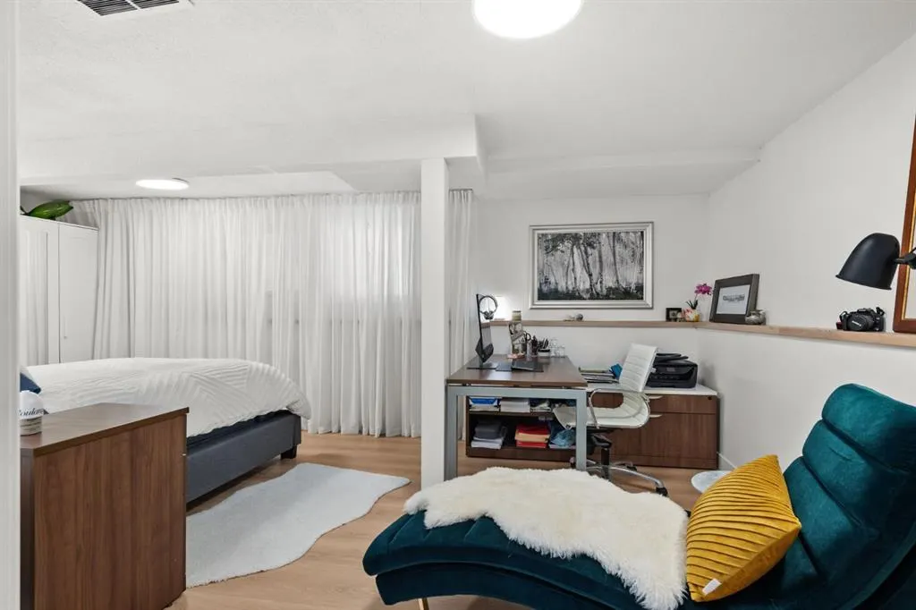 2 Canterbury Gardens SW