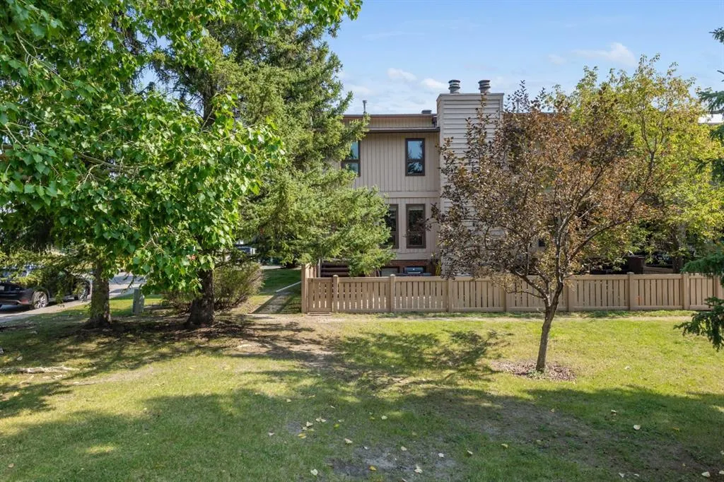 2 Canterbury Gardens SW