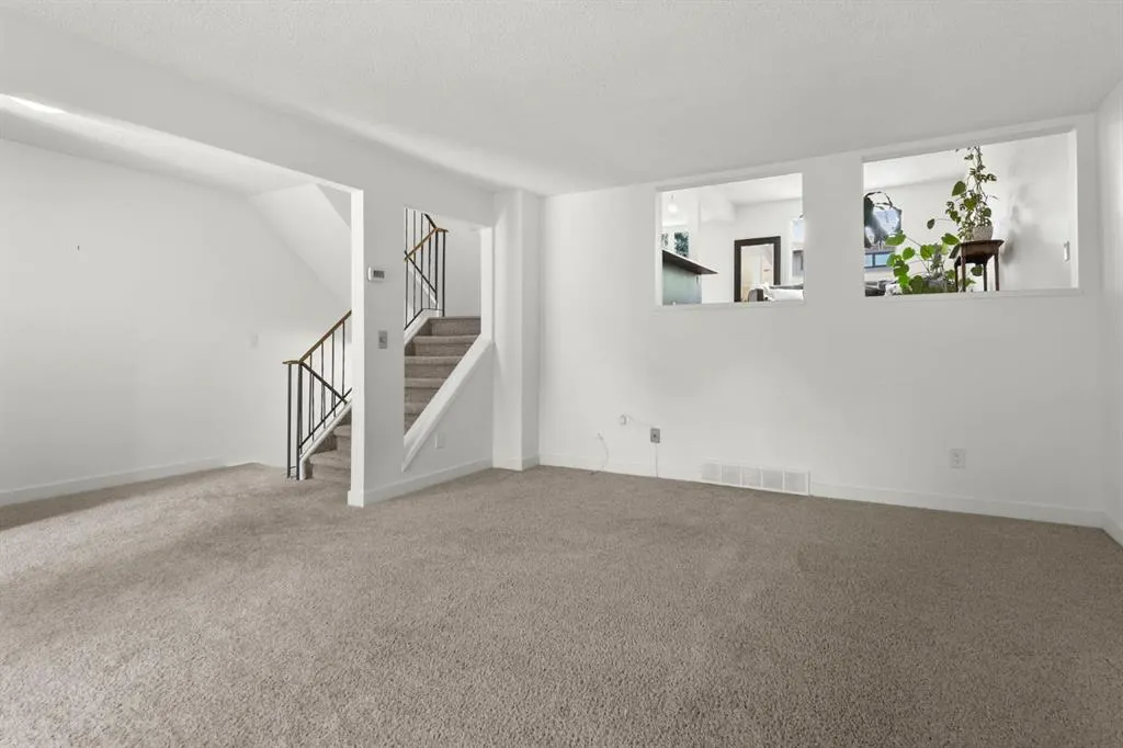 2 Canterbury Gardens SW