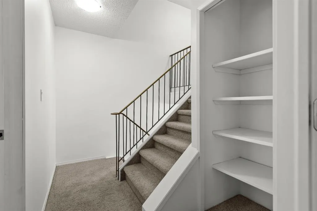 2 Canterbury Gardens SW