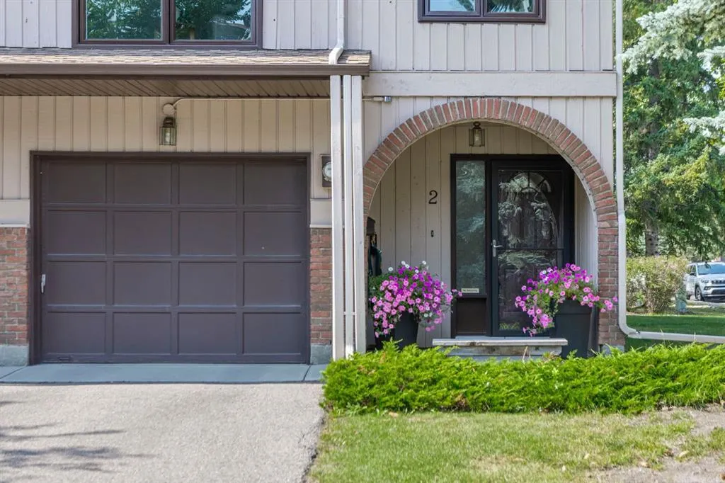 2 Canterbury Gardens SW