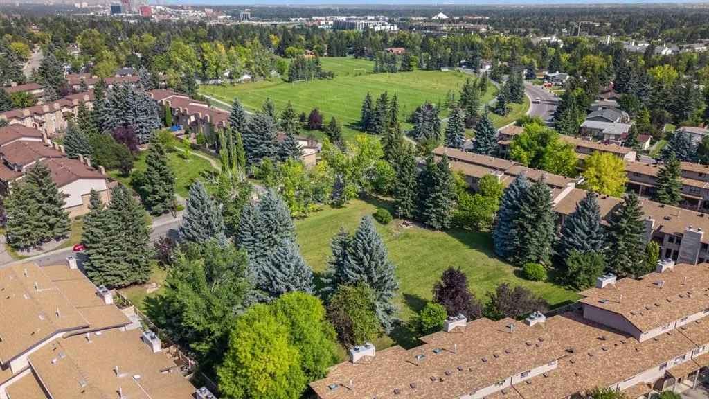2 Canterbury Gardens SW