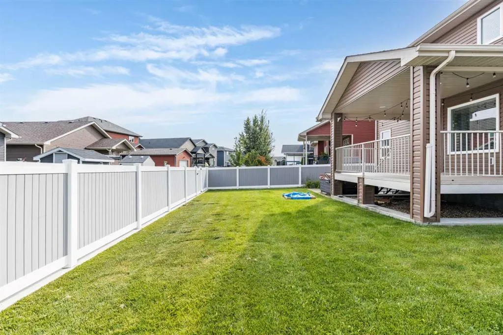 44 Hamptons Crescent SE