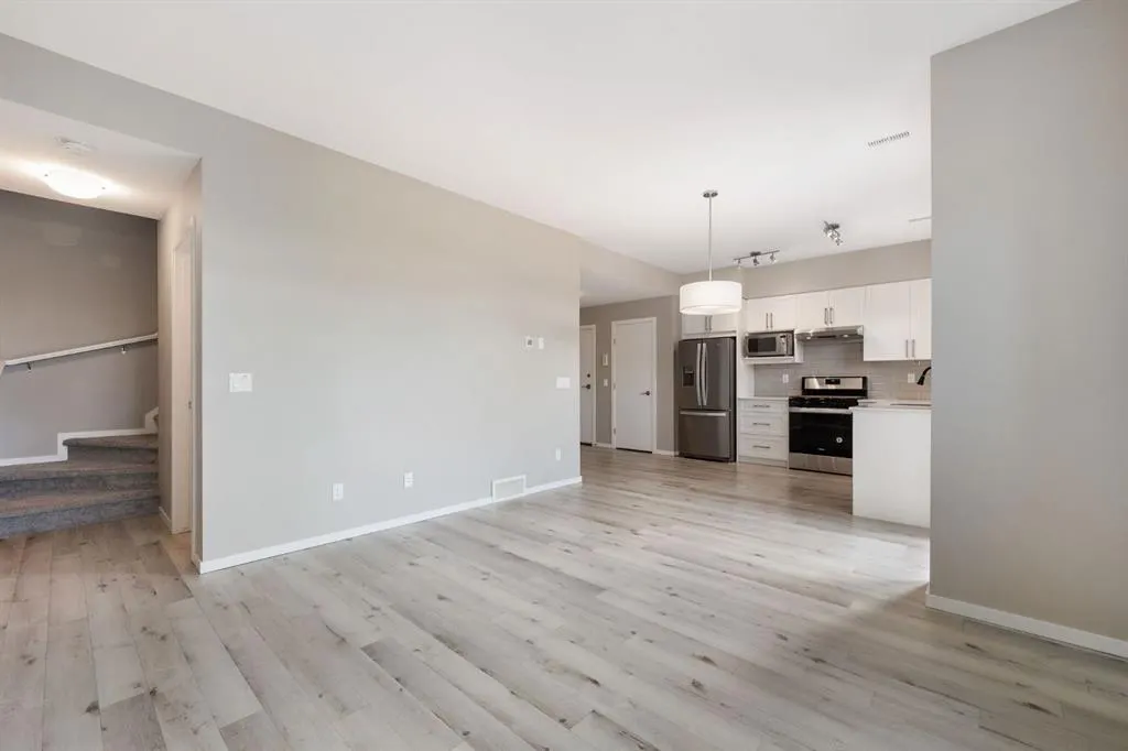 335 Redstone Walk NE, #203