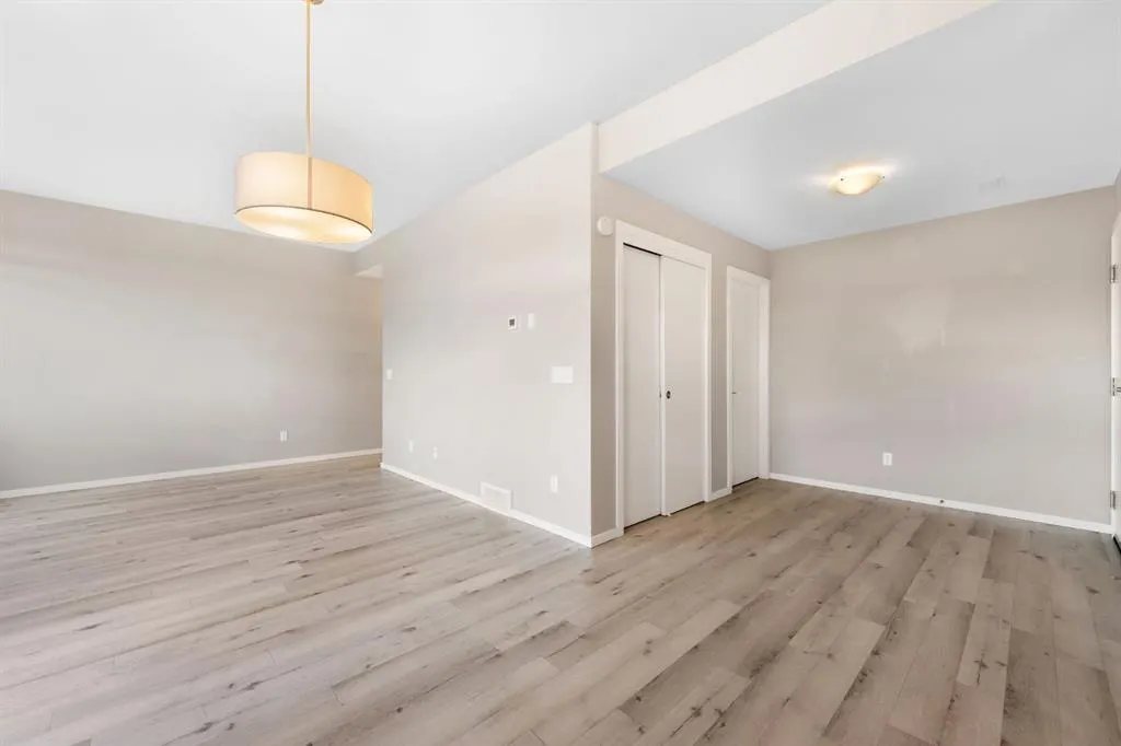 335 Redstone Walk NE, #203