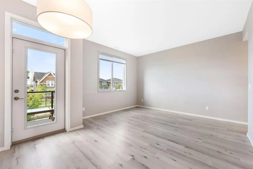 335 Redstone Walk NE, #203