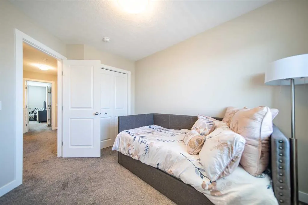 340 Midtown Gate SW