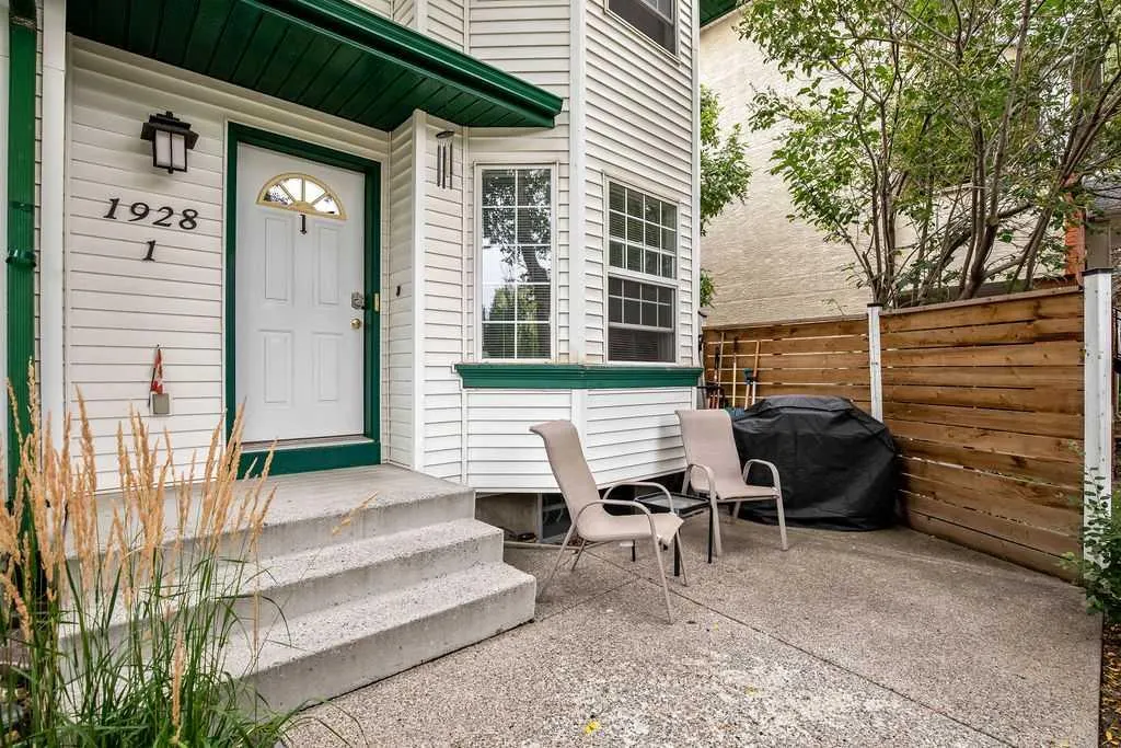 1926/1928 32 Street SW