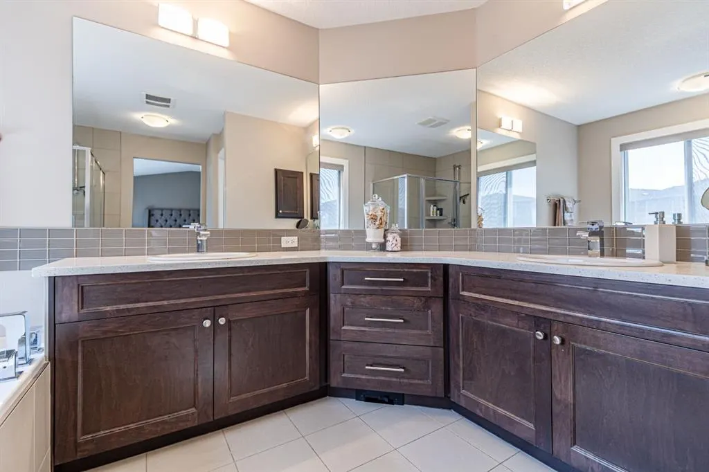 101 Evansfield Way NW