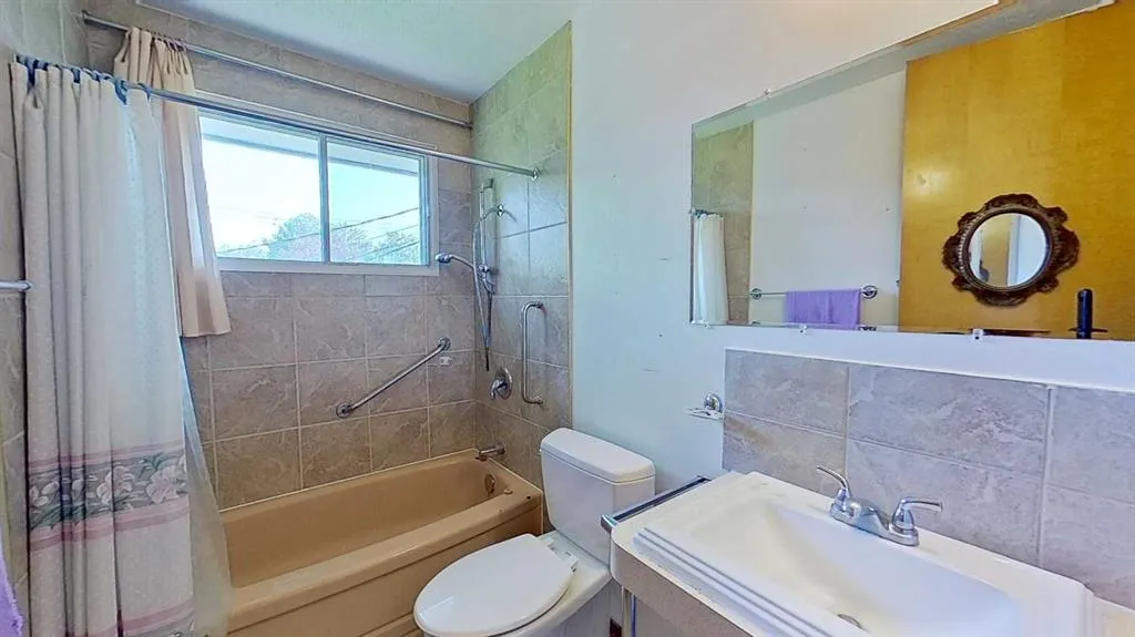 236 Westwood Drive SW