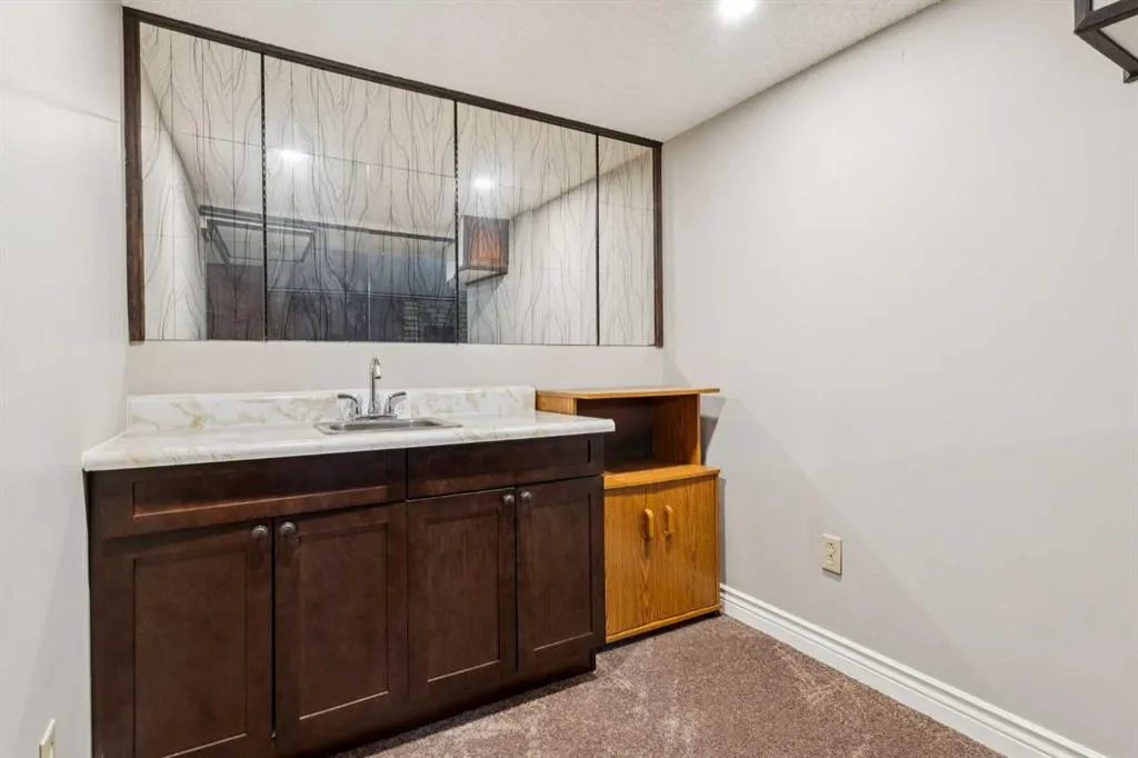 115 Whiteside Road NE