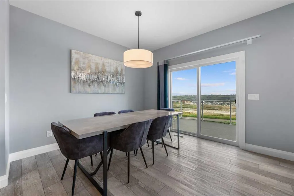 252 Walcrest View SE