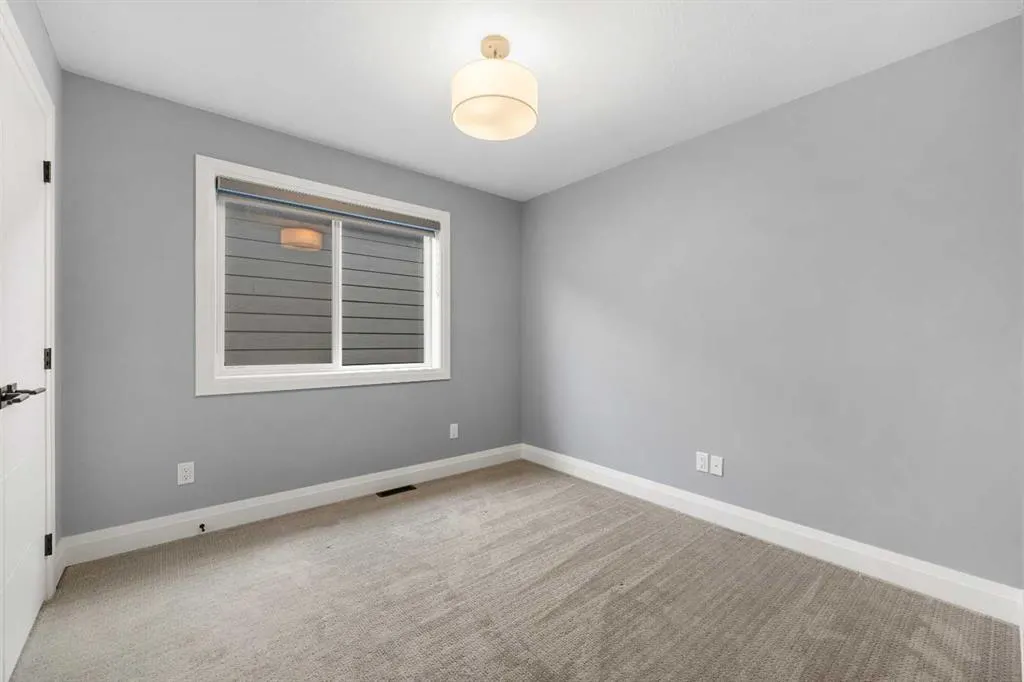 252 Walcrest View SE