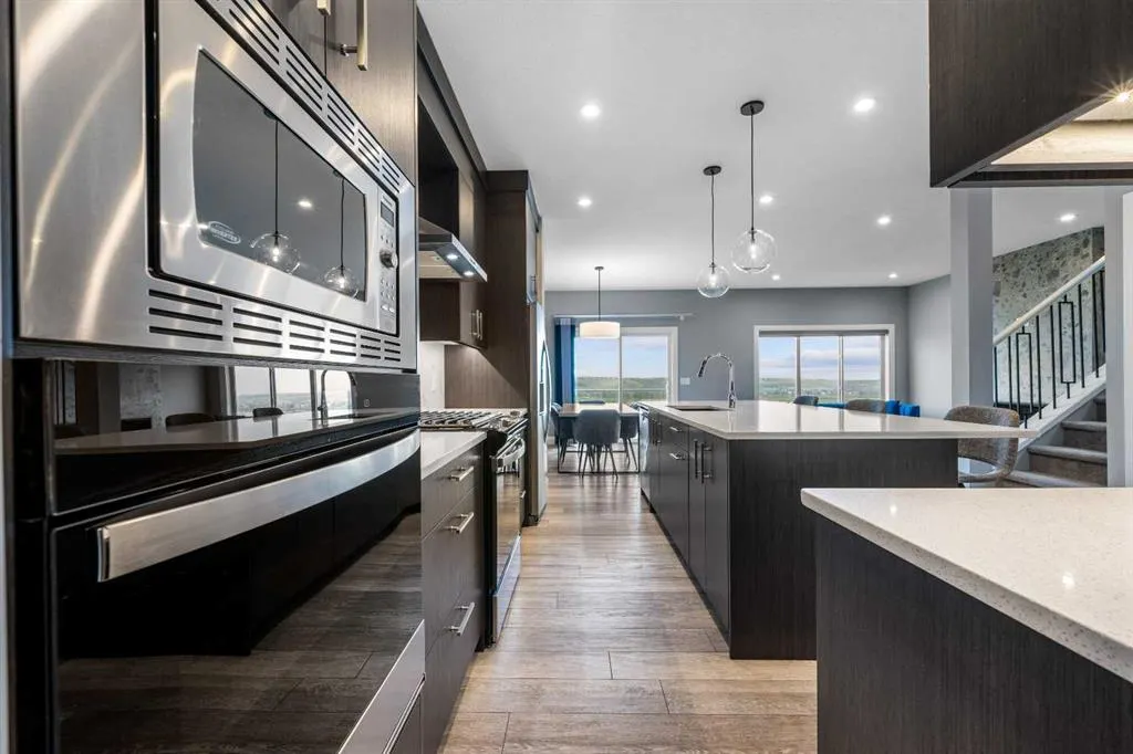 252 Walcrest View SE