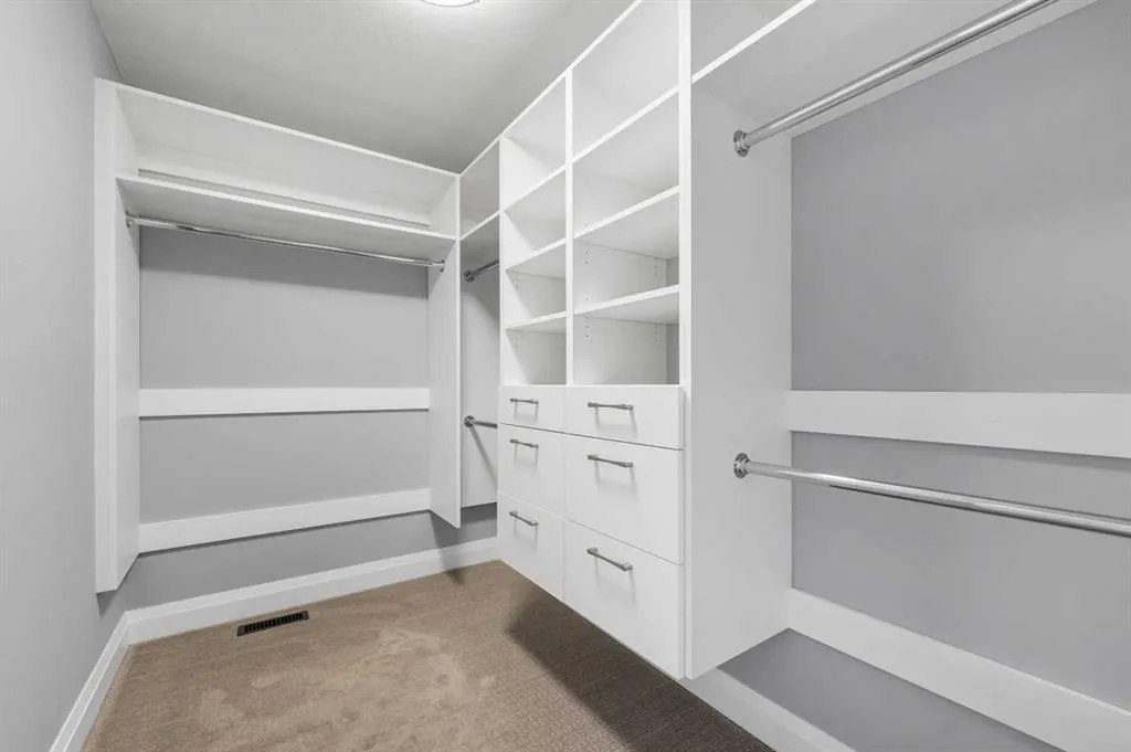 252 Walcrest View SE