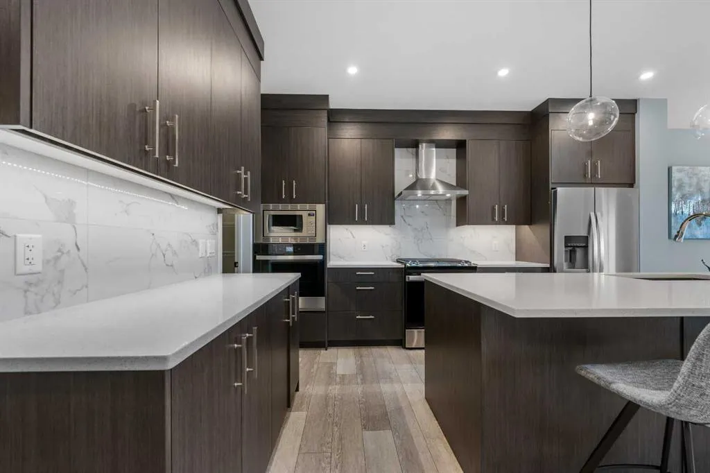 252 Walcrest View SE