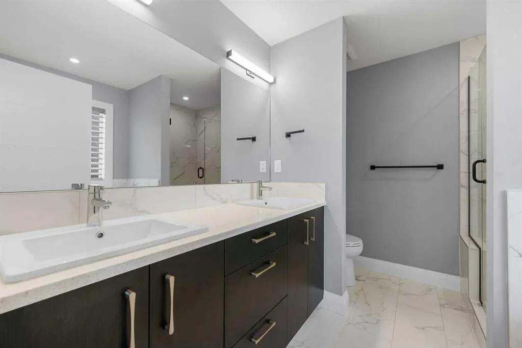 252 Walcrest View SE