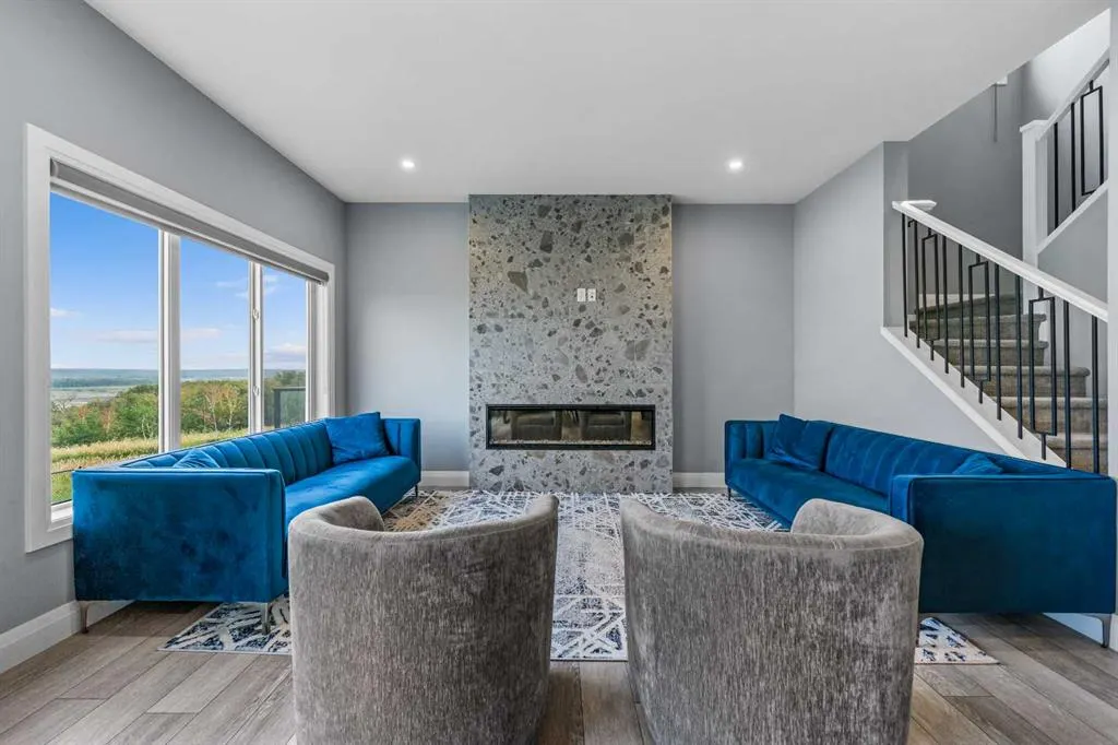252 Walcrest View SE