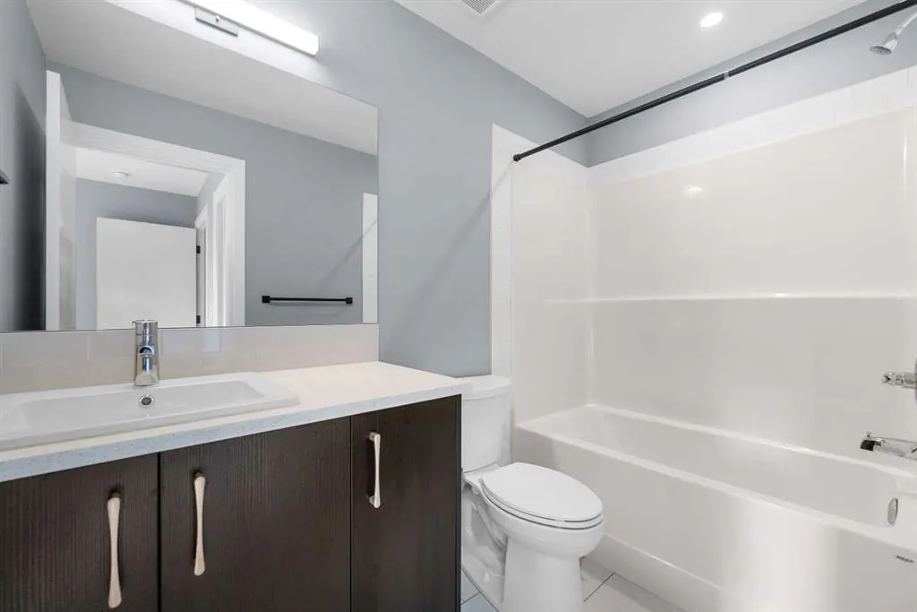252 Walcrest View SE