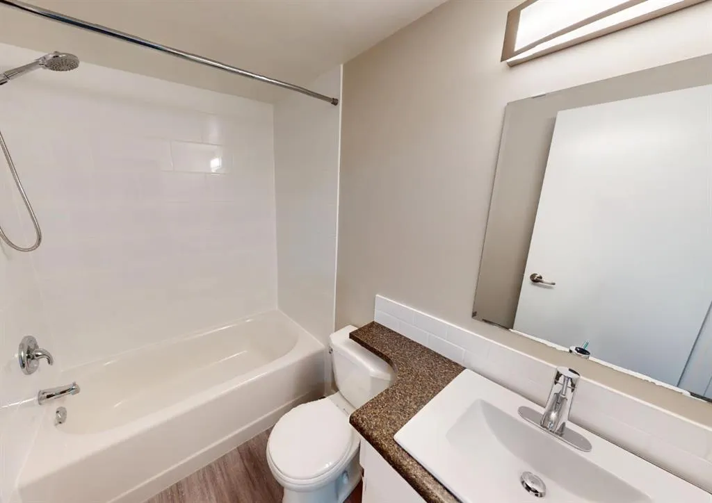9807 108 Avenue, #204