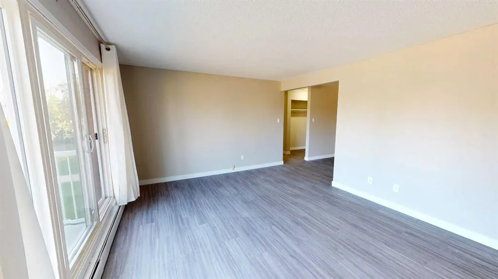 9807 108 Avenue, #204