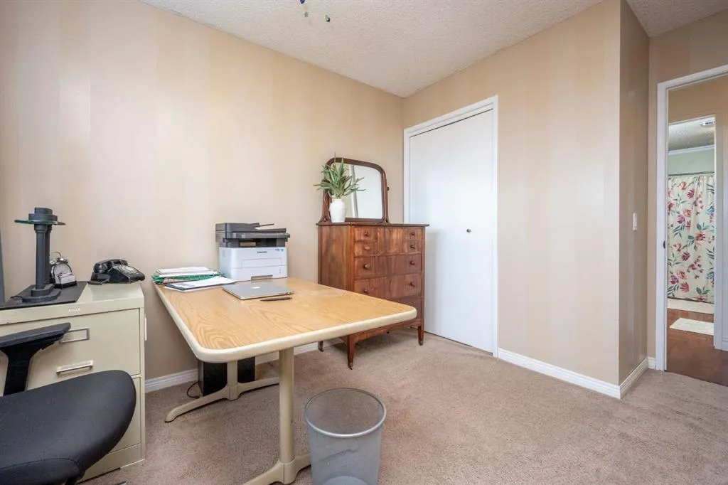 4 Beddington Way NE