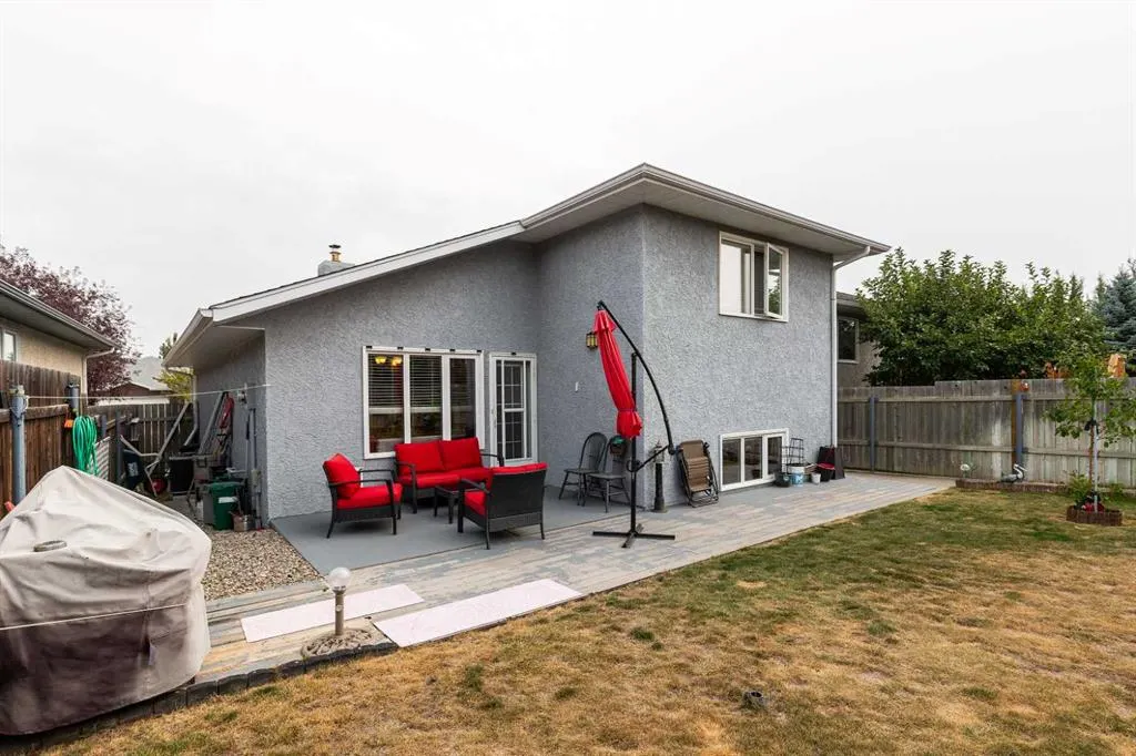30 Heritage Crescent W