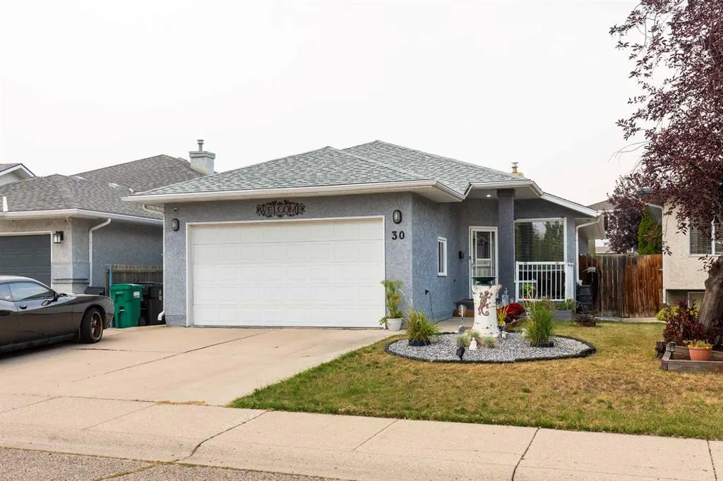 30 Heritage Crescent W