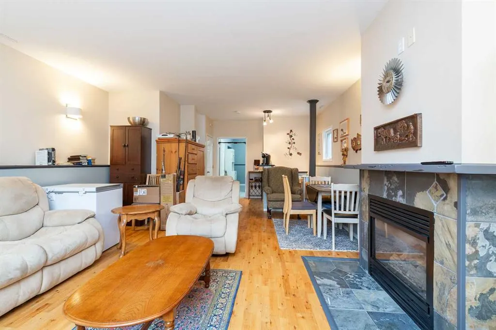 30 Heritage Crescent W
