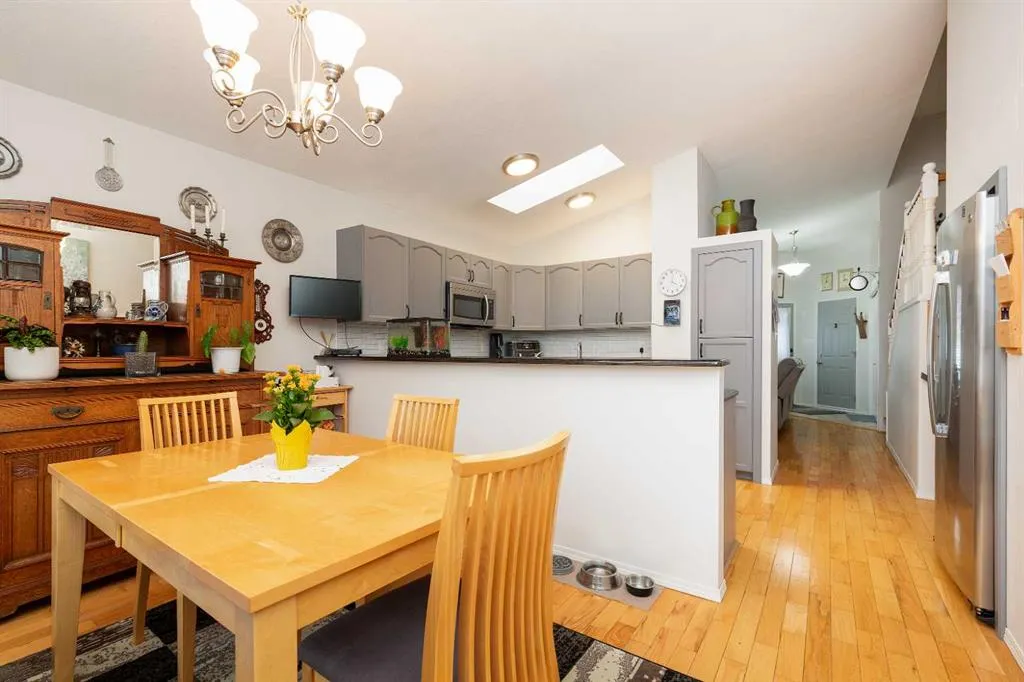 30 Heritage Crescent W