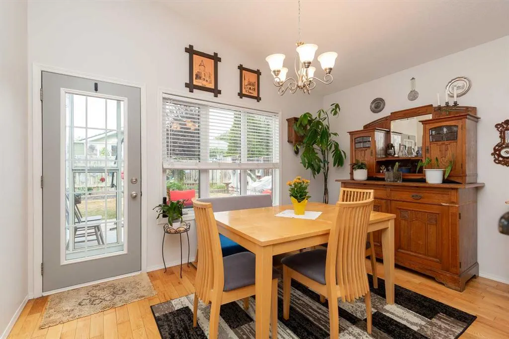 30 Heritage Crescent W