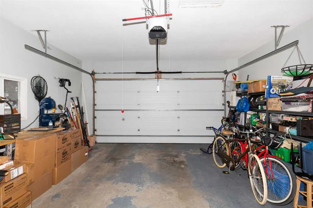 30 Heritage Crescent W