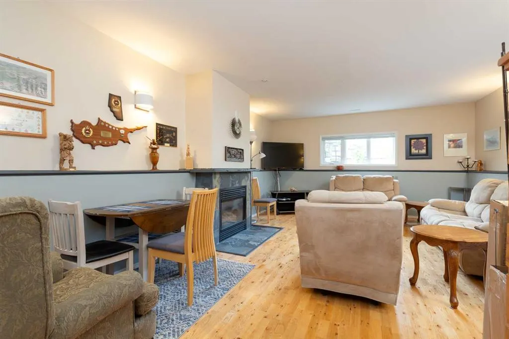 30 Heritage Crescent W